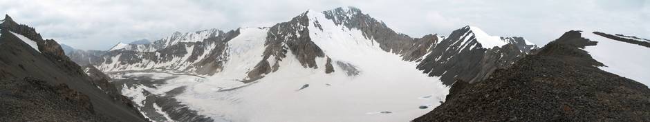 Фото. 95. Панорама с перевала Затерянный (№ 208) в сторону ледника Кашкасу (№ 92)
