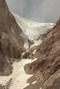Фото 10.5 Ледопад юго-западного склона пер. Кальгаспорный