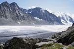 Вид на ледник и ледопад ледника Менсу
