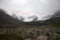 Вид на перевалы Лавинные и концевую морену ледника