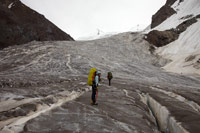 Подход по леднику Кельдыке Зап. к ледопаду
