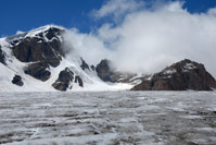 Пик Джукучак с ледника Ашутор Южный